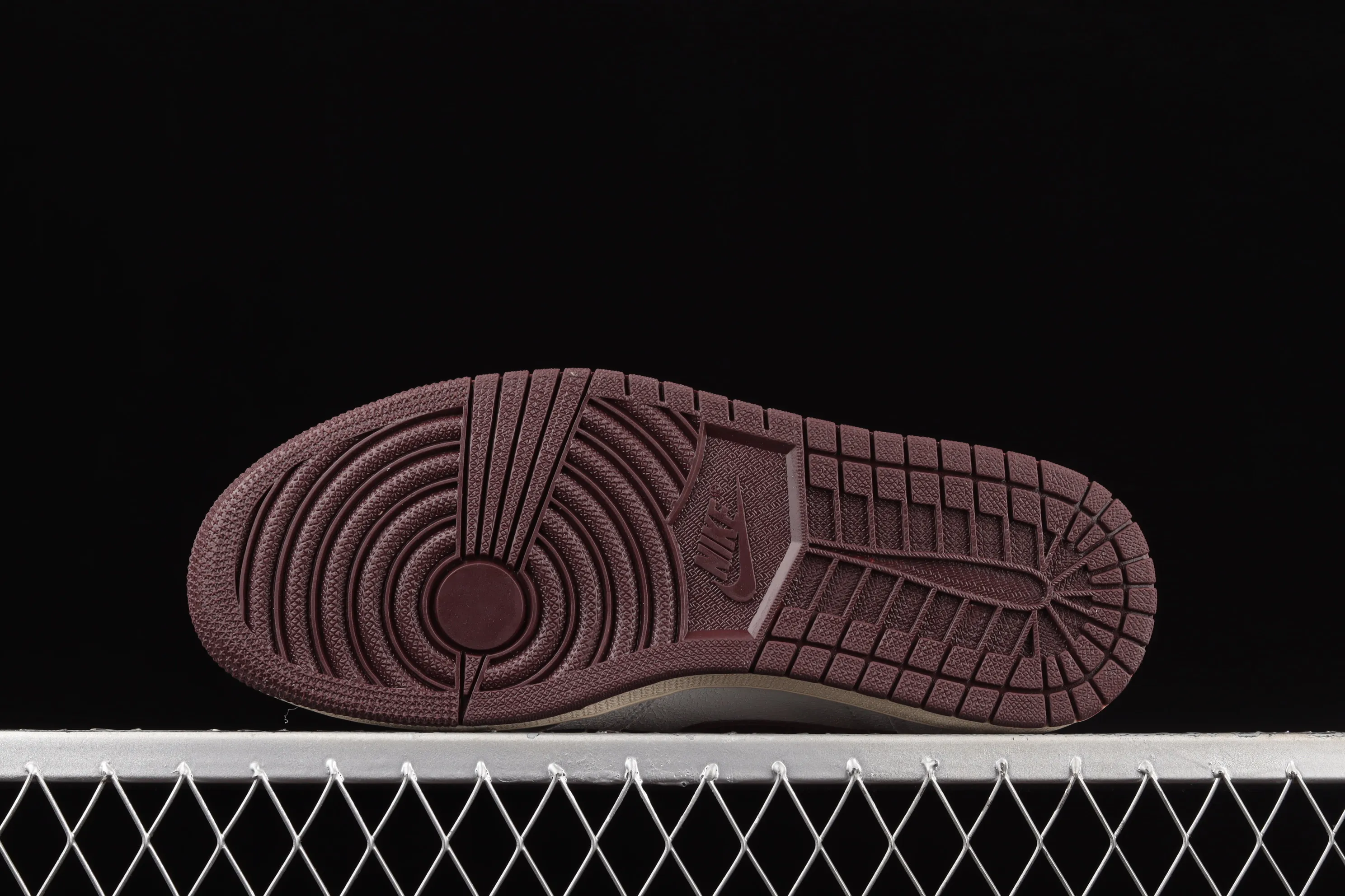 All categories Air Jordan Jordan series basketball shoes Air Jordan 1 High X version A Ma Maniere x Air Jordan 1 High OG AJ1 Joe 1 joint model snakeskin pattern high-top basketball shoes DO7097-100